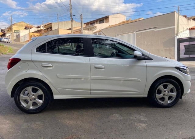 VENDO CHEVROLET ONIX, 1.4