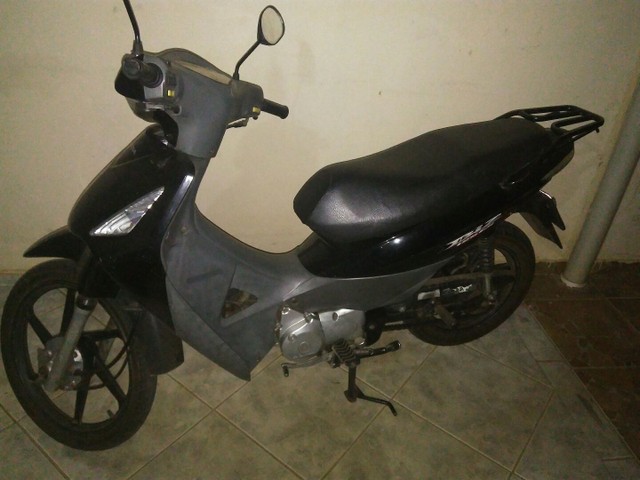 VENDO UMA MOTO BIZ ANO 207