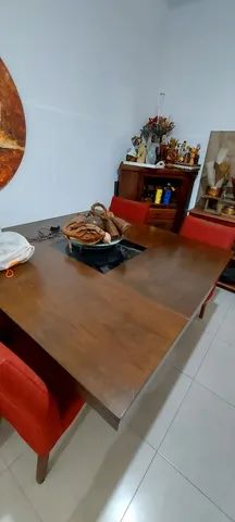 Mesa de jantar madeira Maciça,  com vidro  no centro 