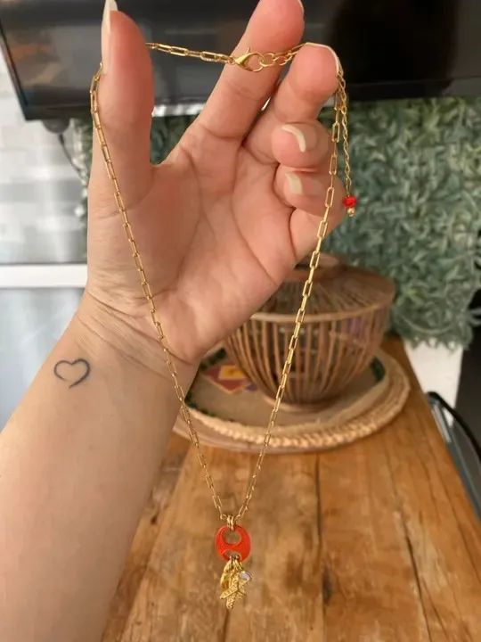 Colares delicados e charmosos!!! Marca Larissa Carolina  - Foto 5