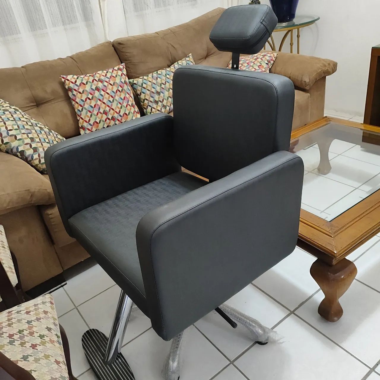 Cadeira de Salão Barbearia estilo poltrona - Foto 2