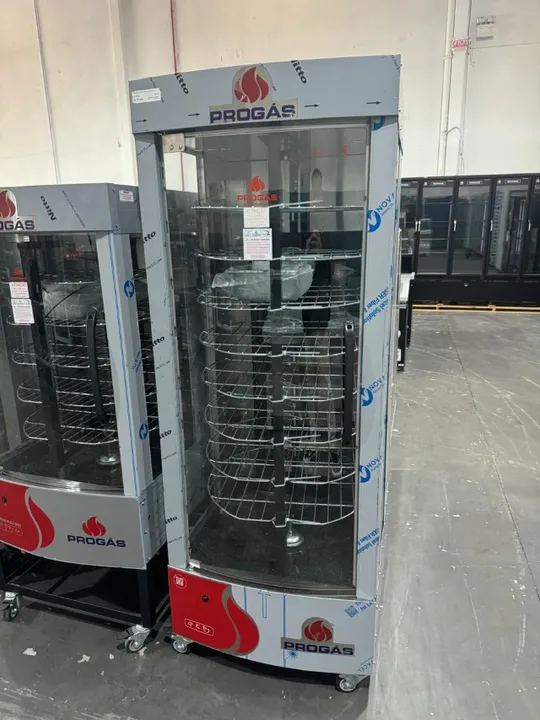 Forno assador de frangos e carnes 128kg com bandejas giratorias