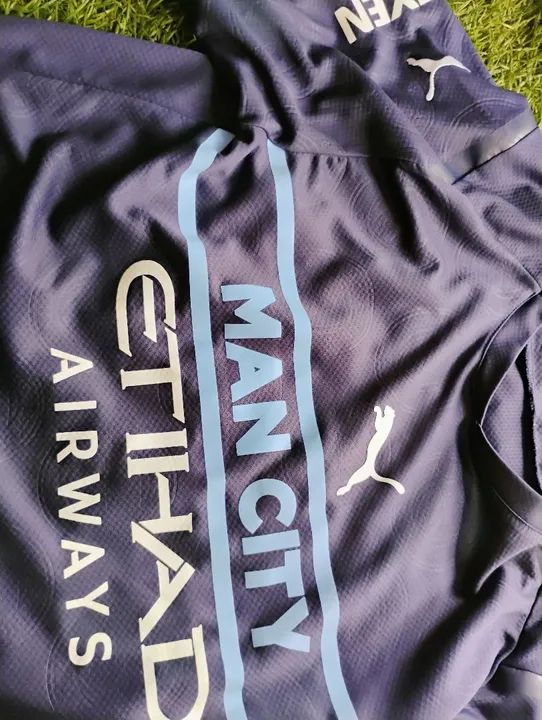 Camisa Manchester City Puma ORIGINAL Terceira camisa da temporada 2021/2022<br>Tamanho M - Foto 3