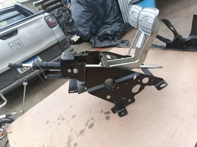 Suporte pedais de freios e coluna de direção JCB p/n 334/P7248 - Foto 2