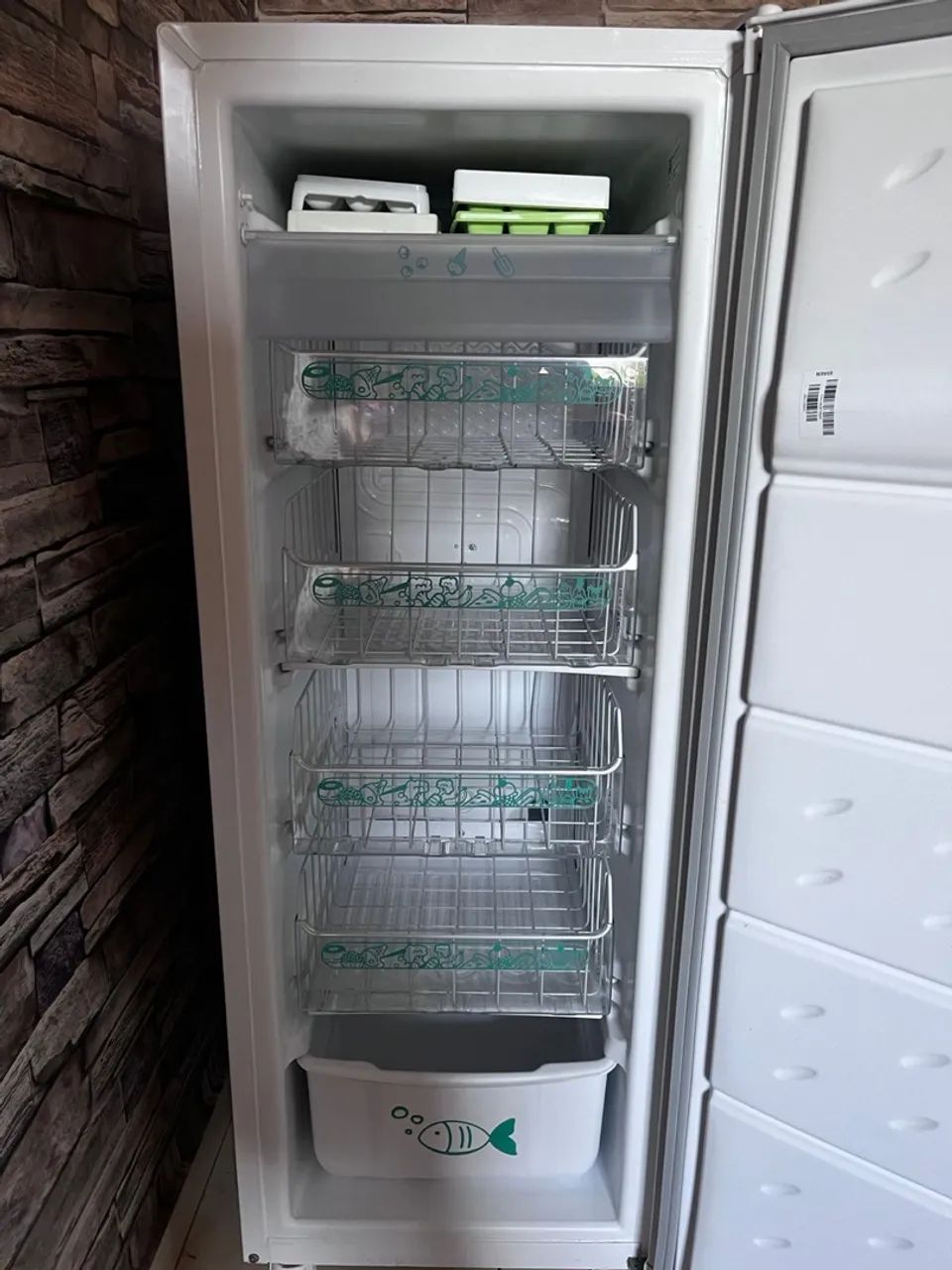 Freezer Vertical Consul 121LT