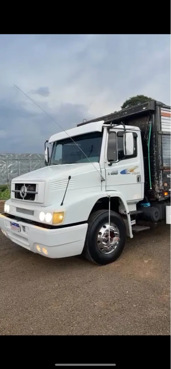 Caminhão Mercedes 98