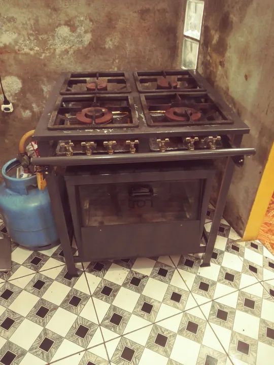 Vendo mil reais fogao a gas com forno falar com erick * - Foto 2