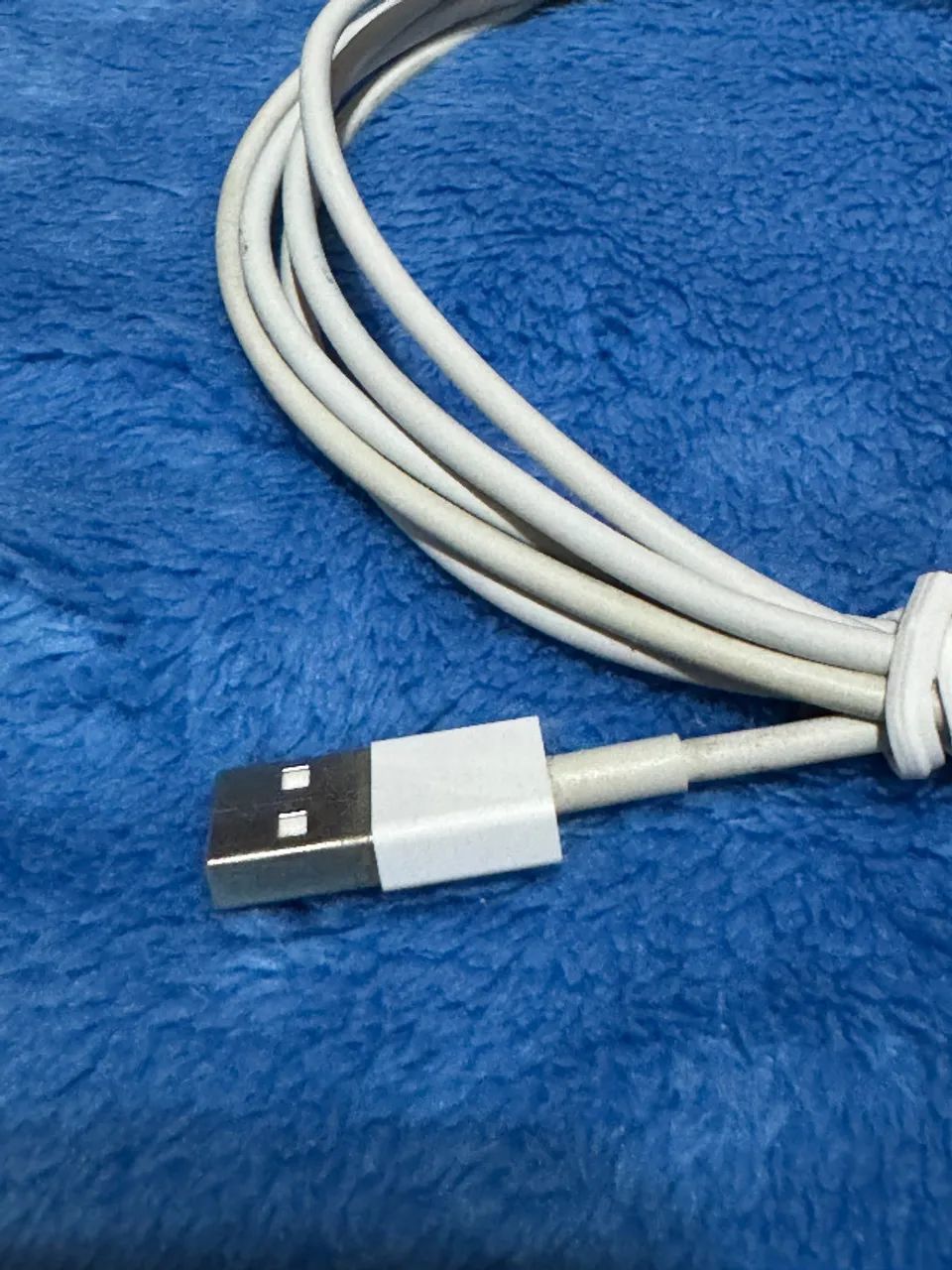 Cabo 2m para iPhone Ipad - Lightning para USB - Original Apple - Seminovo - Foto 3