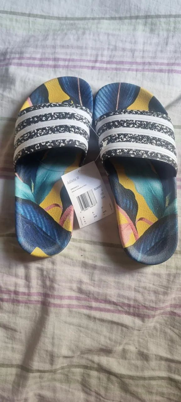 Chinelos Adidas Floral - Foto 2