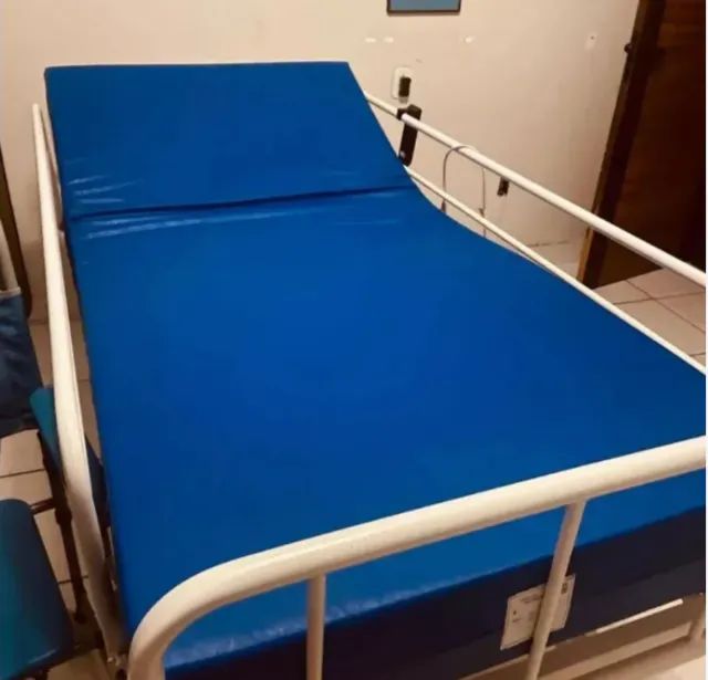 Cama Hospitalar Motorizada Evolution Steel - Semi-Nova | ACOMPANHA 2 COLCHÕES