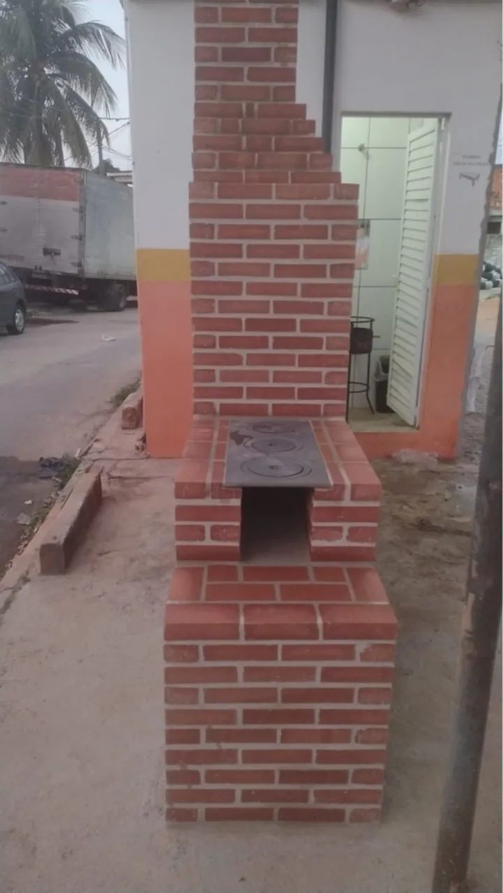 Churrasqueira de tijolo rústica e funcional