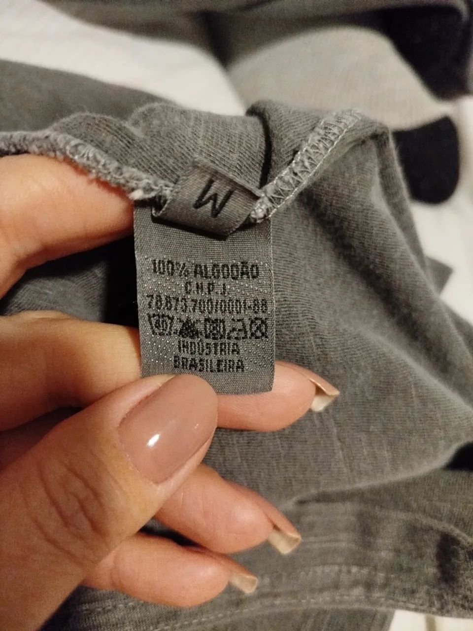 Blusa com Capuz Cinza - Foto 3