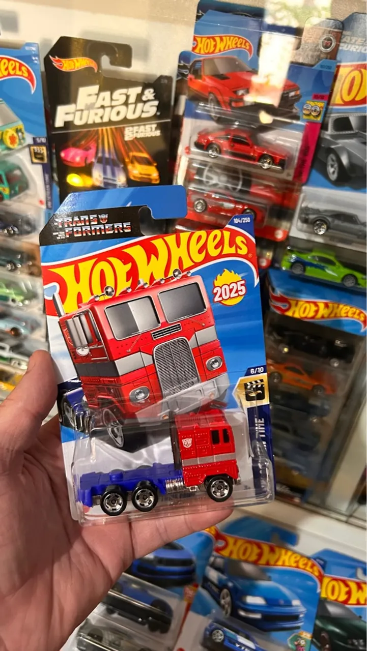 Hot Wheels Transformers Optimus Prime