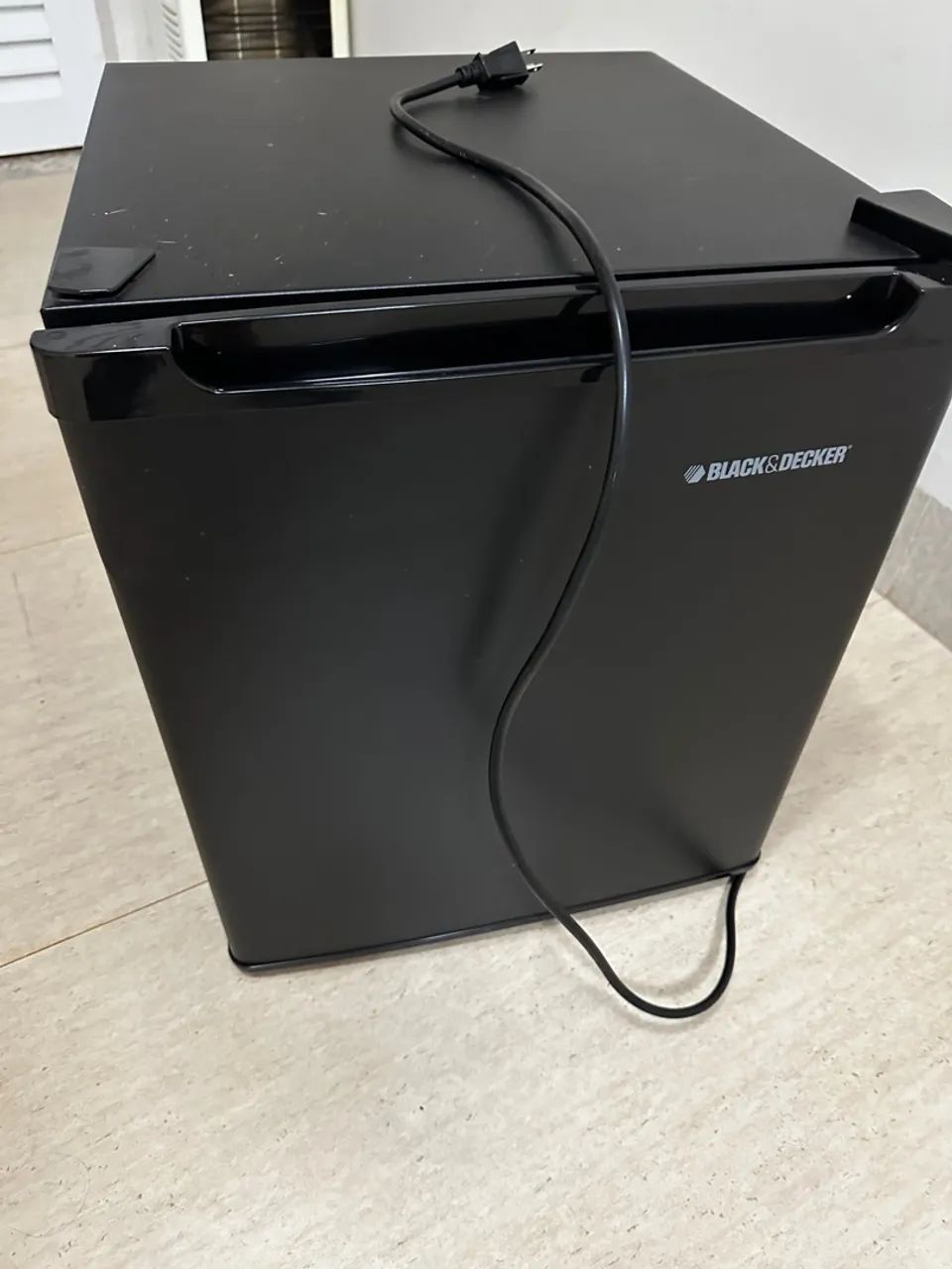 Frigobar Blzck Decker 48lts não gela