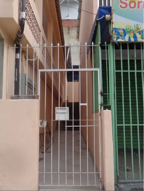 Quitinete no Centro de Vilar dos Teles - SJM - RJ