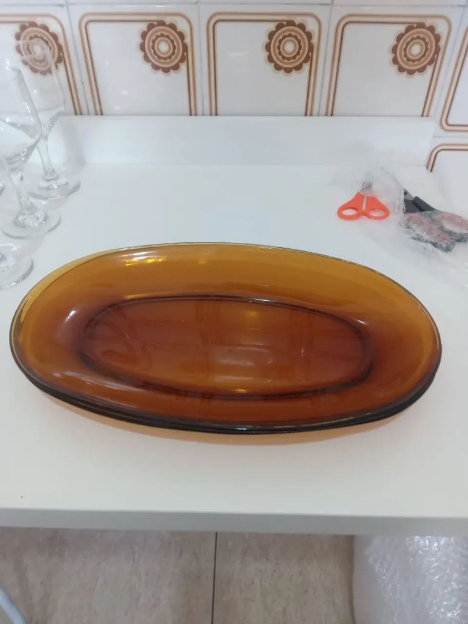 Travessa Duralex oval de vidro âmbar