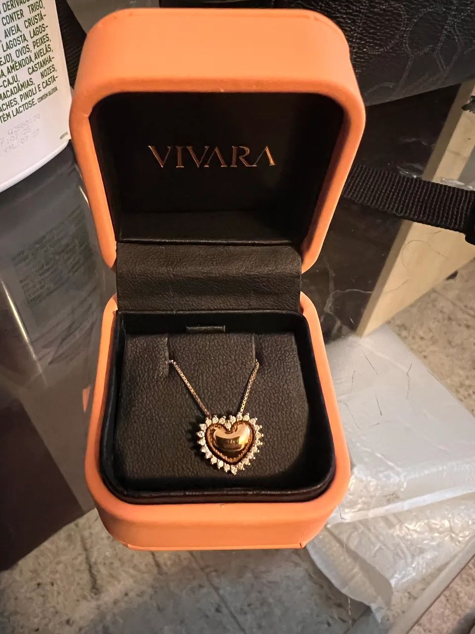 Colar com pingente coração vivara