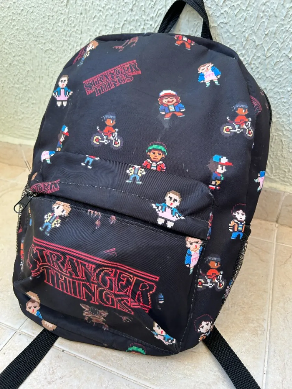 Mochila stranger things - tamanho médio/grande