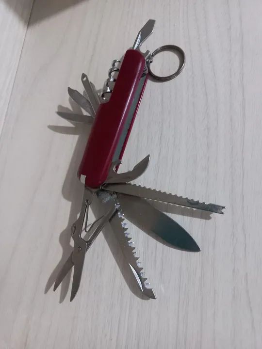 Chaveiro Multifuncional para Acampamento