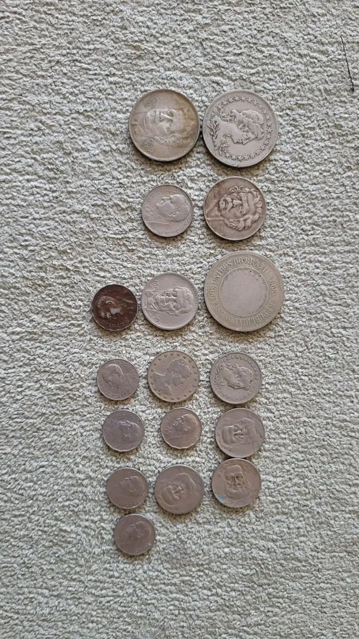 Conjunto de moedas antigas - 400, 300, 200 e 100 mil reis - Foto 4