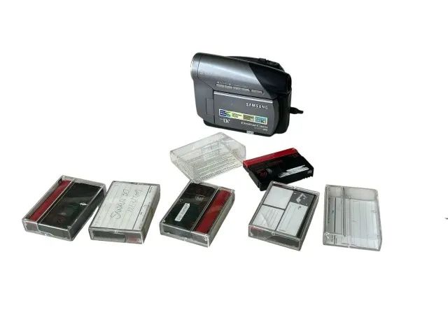 Filmadora Samsung DV Precisa trocar a bateria Com carregador 6 fitas - Foto 2