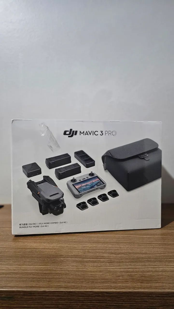 DJI Mavic 3 Pro Fly More Combo (DJI RC)