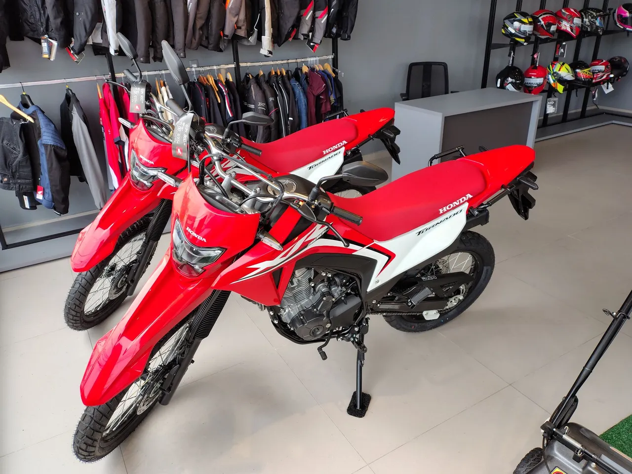 Tornado 300 ANO 2025/2025 (MOTO AINDA NA CONCESSIONÁRIA)