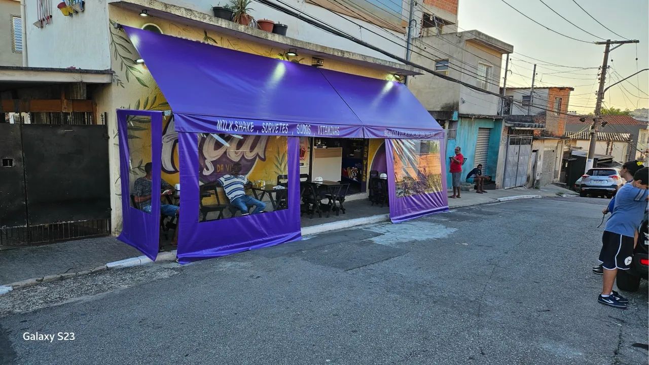 Toldos retrátil cortinas rolos cobertas em policarbonato e revestimento em acm 