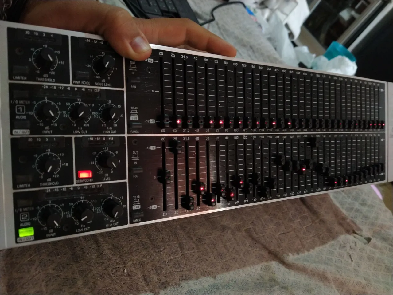 Behringer MIC2200 UltraGain Pro Tube Microphone Preamplifier