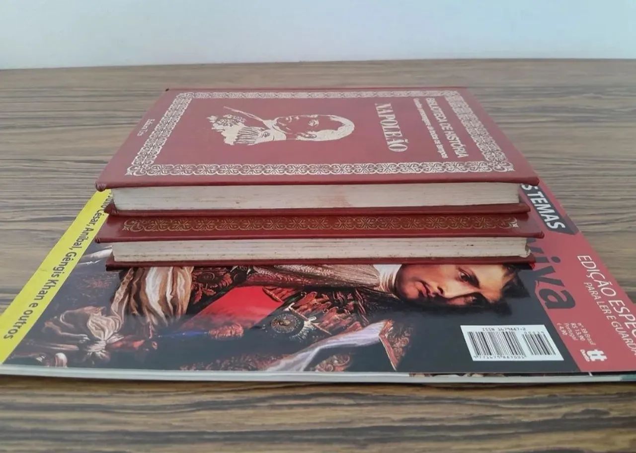 Napoleão e Alexandre: 2 livros e 1 revista - Foto 2