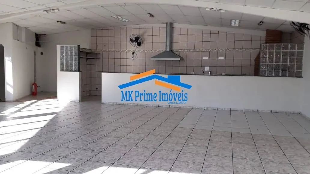 Oportunidade Imperdível: Salões Comerciais em 3 Andares.