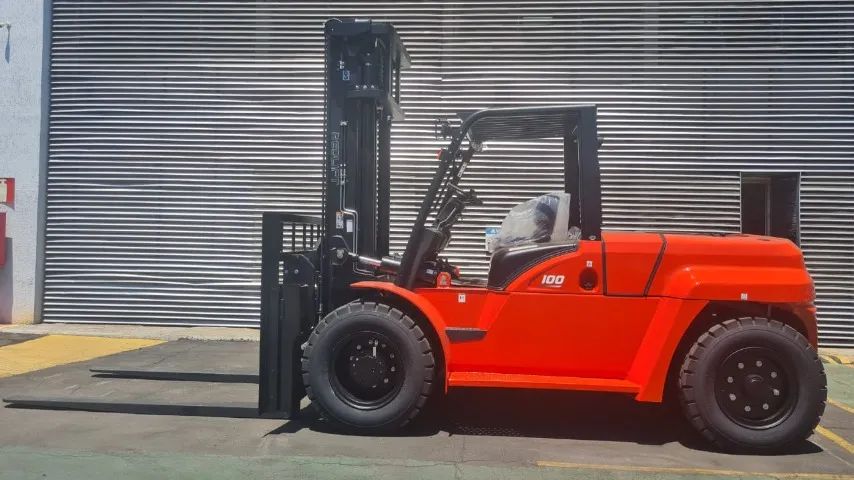 Empilhadeira Nova Diesel 10t Duplex 4,0m Desloc.+ Posicionador