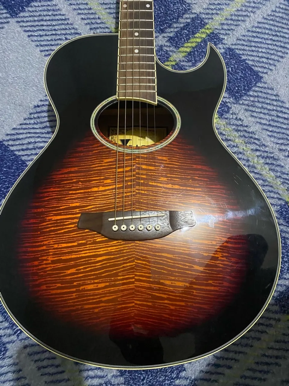 Vende-se excelente violão!!