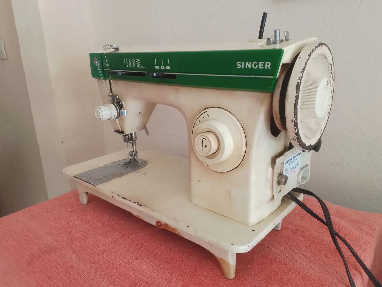 Máquina de costura Singer  - Foto 5