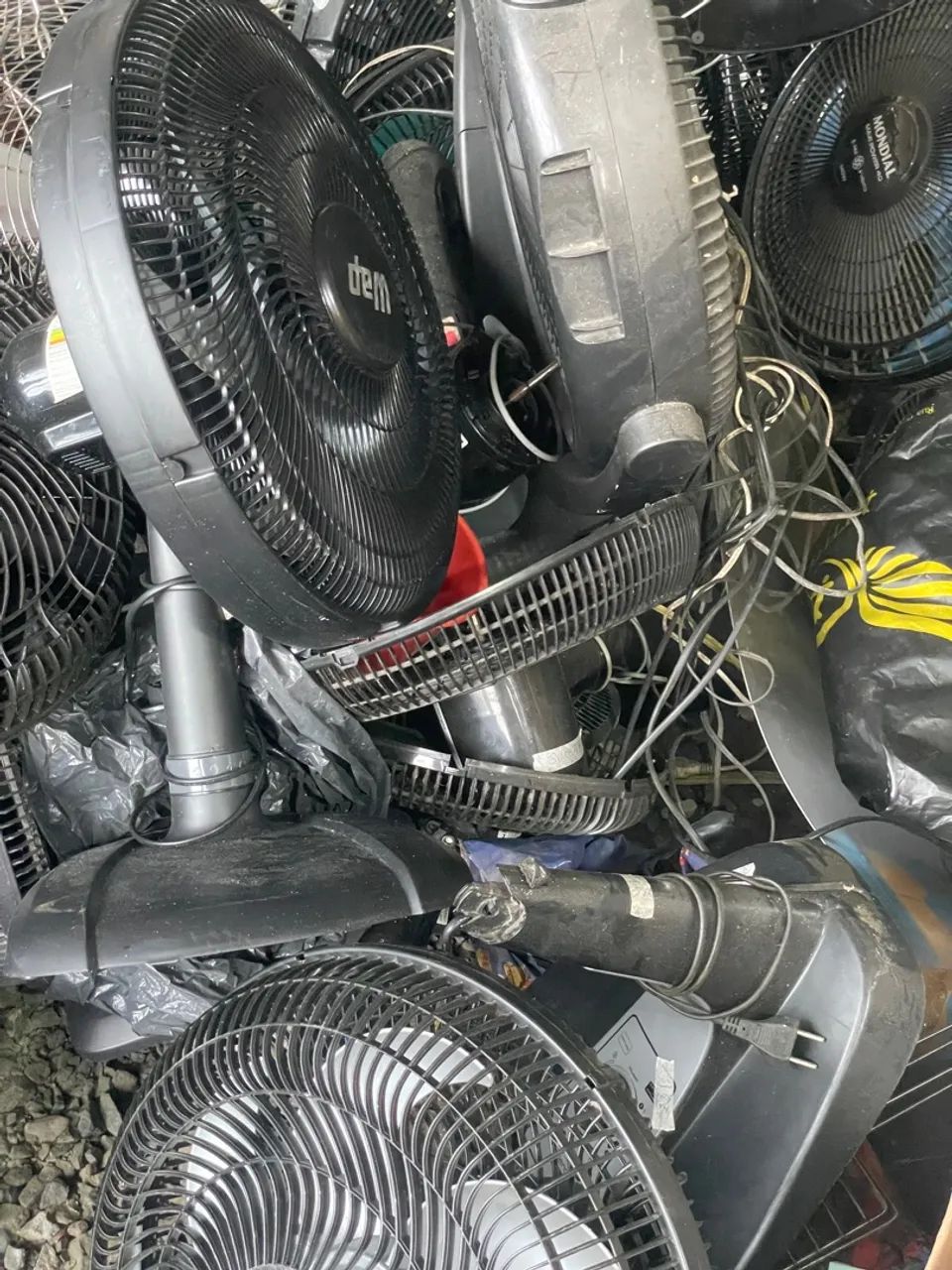 Lote de ventilador para remoção de peças 