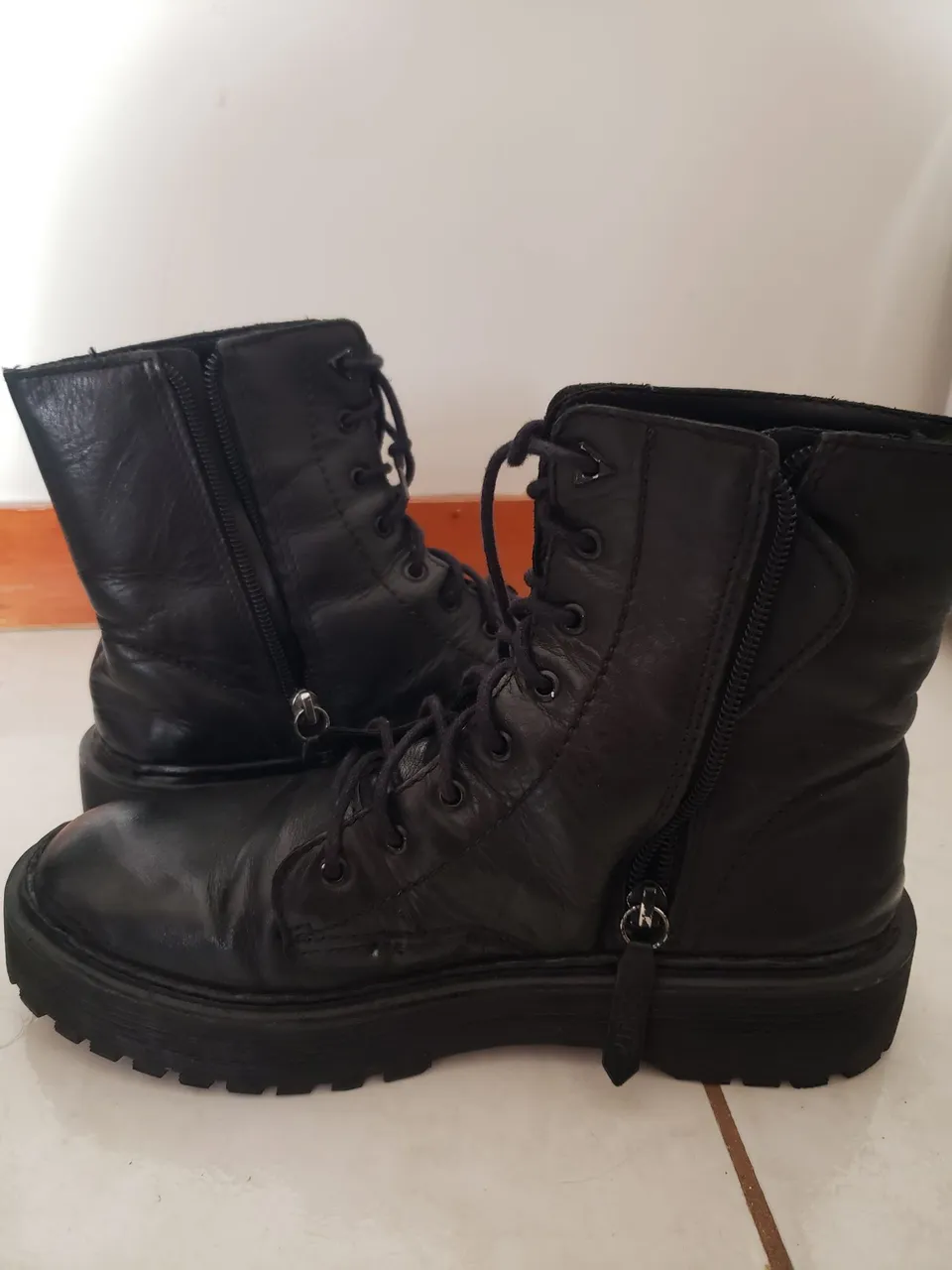 Bota coturno Schutz couro 36