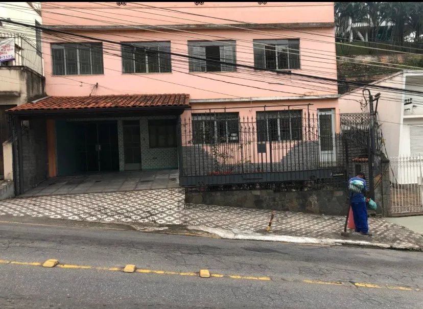 Casa centro ótima localização