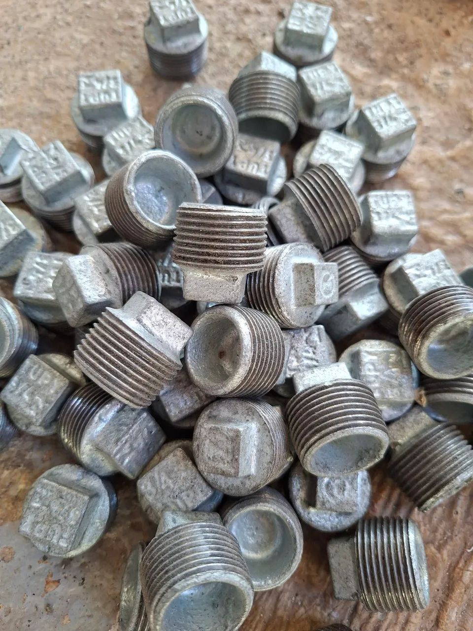 Plug/bujão galvanizado tupy 3/4 
