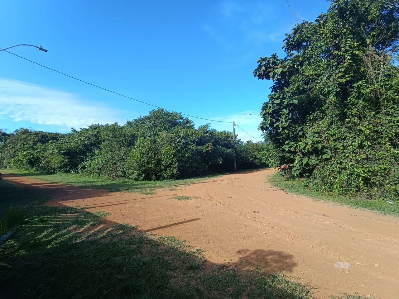 //Lote de esquina com 1020 M2 próximo à Paricatuba 