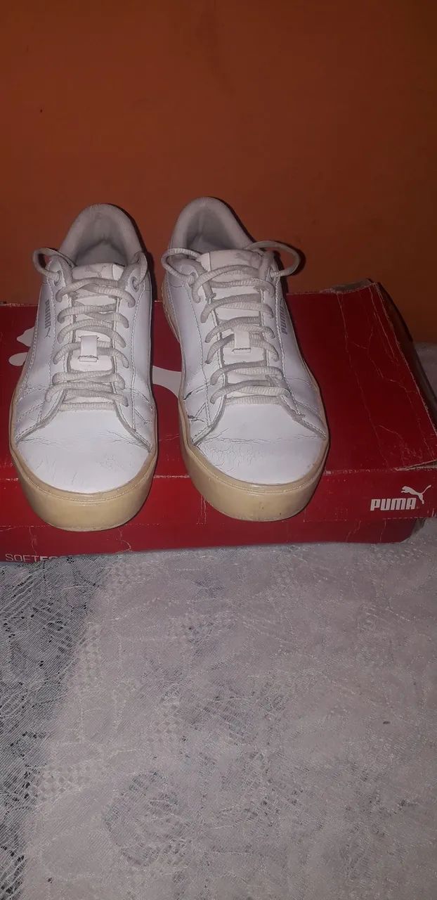 Tênis PUMA. 