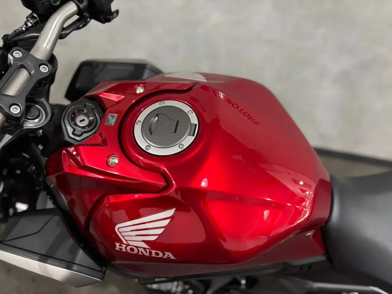 HONDA CB 650 R ABS VERMELHO 2024 - Foto 12