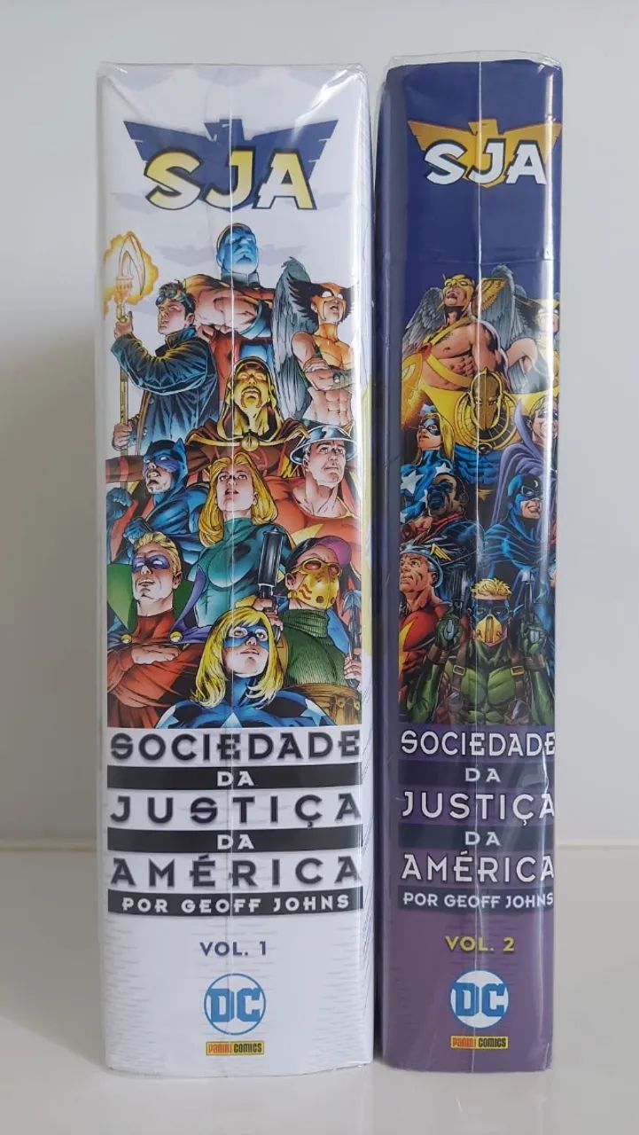 HQ Omnibus Sociedade da Justiça da América SJA Geoff Johns Volumes 1 e 2 Perfeito Estado - Foto 2