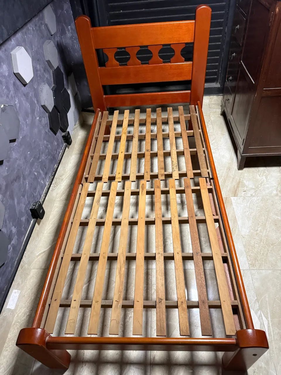 Cama de solteiro madeira de lei 64739713196930121