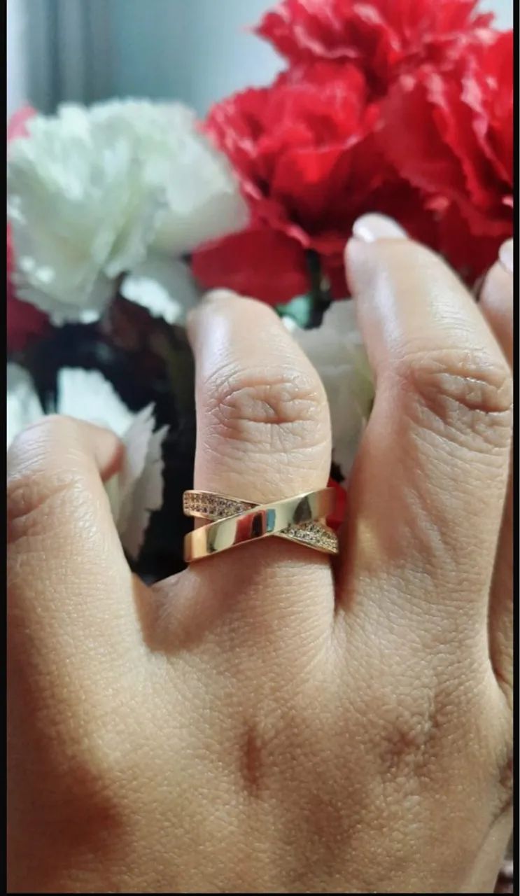 Anel Dourado Sofisticado com Detalhes - Foto 2