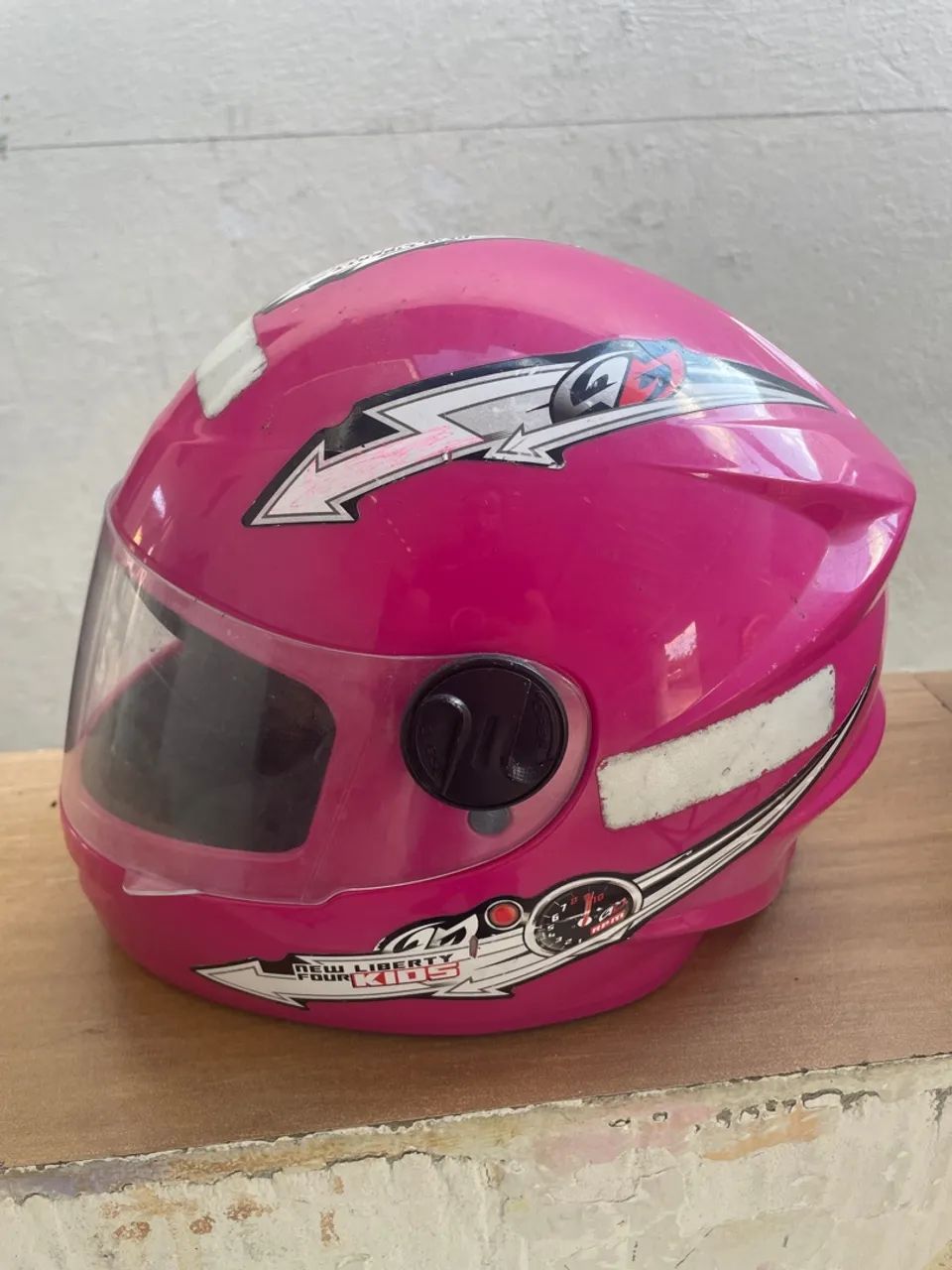 Capacete infantil na cor rosa  - Foto 3
