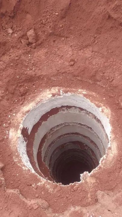 Fossa e ligação para esgoto 