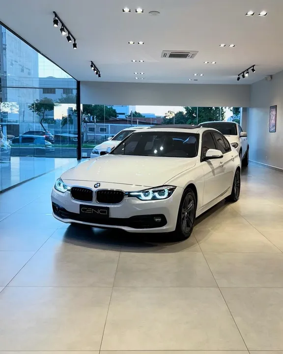 BMW 320 Sport Gp 2018 com teto solar - 65.000km