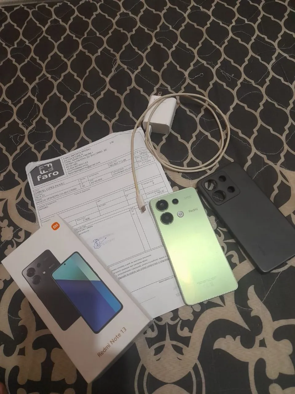 Pra vender note 13 8 de ram 256gb de memória celular sem marcas a de uso e de uma mulher