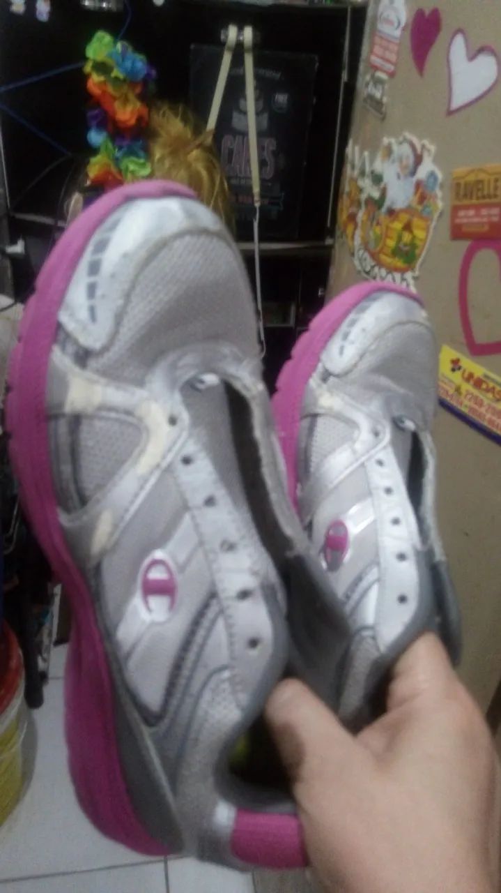 Tênis rosa e preateado D importado .