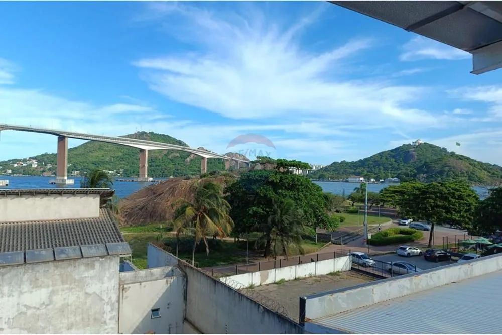 Sala Comercial c/ aprox. 240m² para Locação no Edifício Ritz Cowork - Enseada do Suá, Vitó